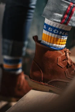 &SONS Footwear><noscript><img width=