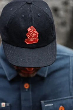 &SONS Headwear></noscript>Woollen Snap Cap Navy